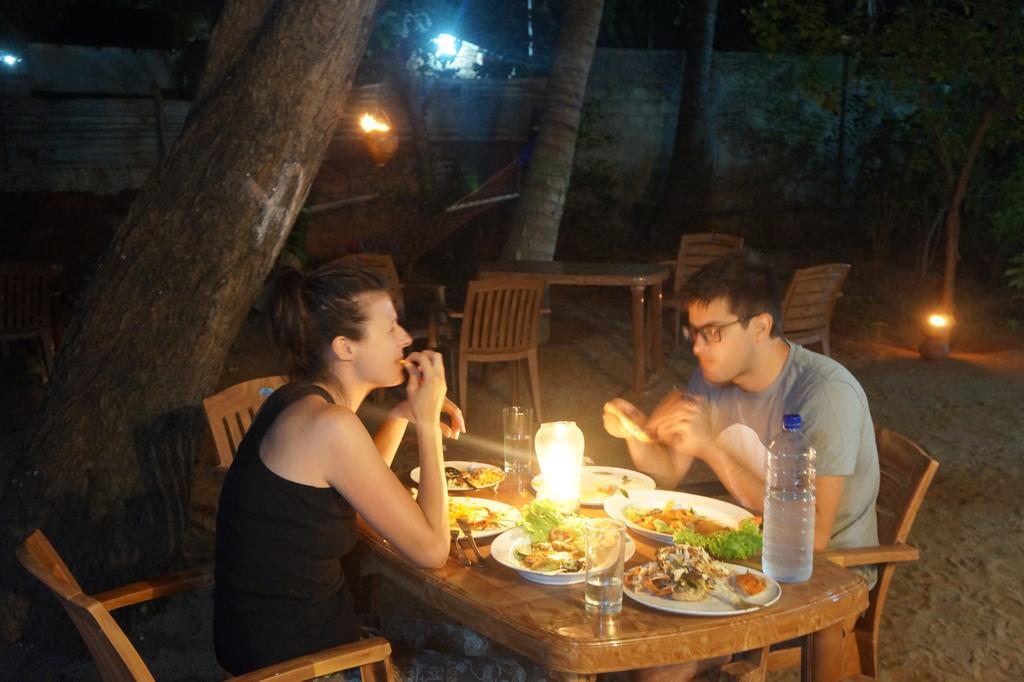 Little White House Hotel Trincomalee Luaran gambar