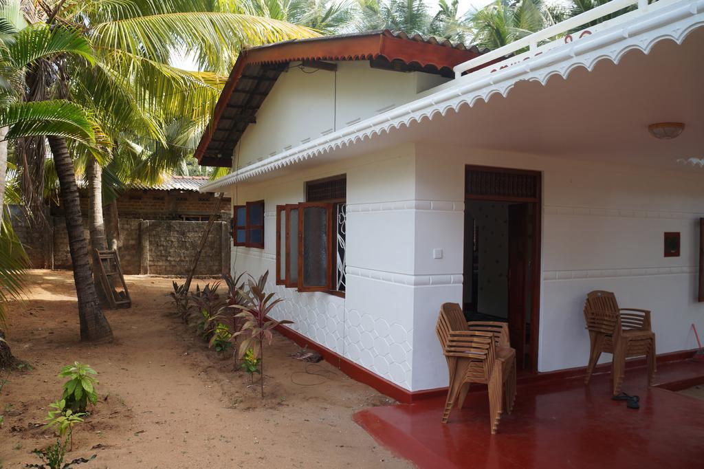 Little White House Hotel Trincomalee Luaran gambar
