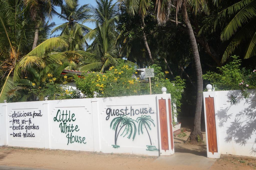 Little White House Hotel Trincomalee Luaran gambar