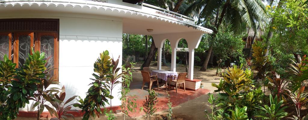 Little White House Hotel Trincomalee Luaran gambar