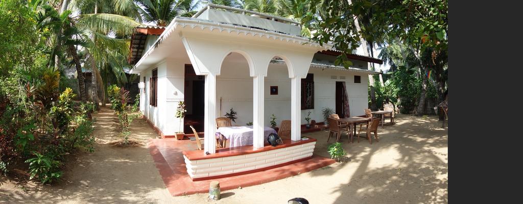 Little White House Hotel Trincomalee Luaran gambar