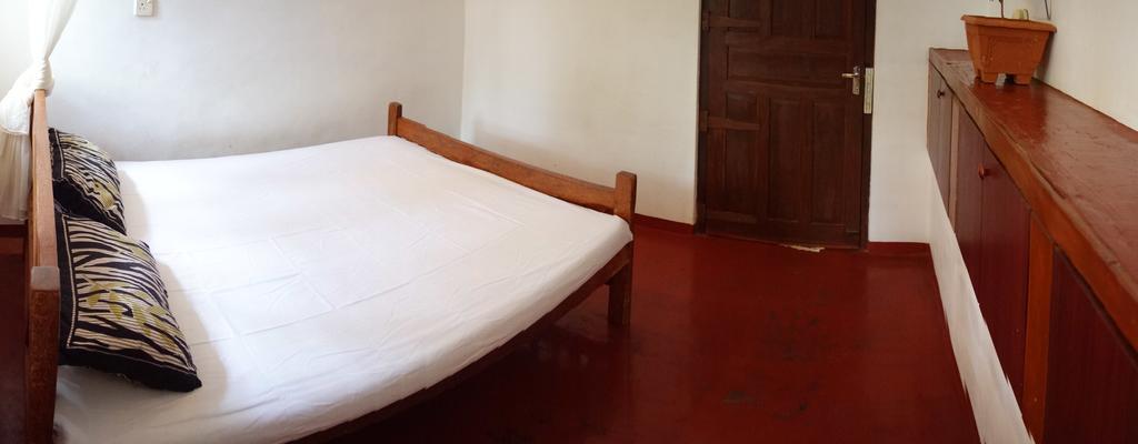 Little White House Hotel Trincomalee Luaran gambar