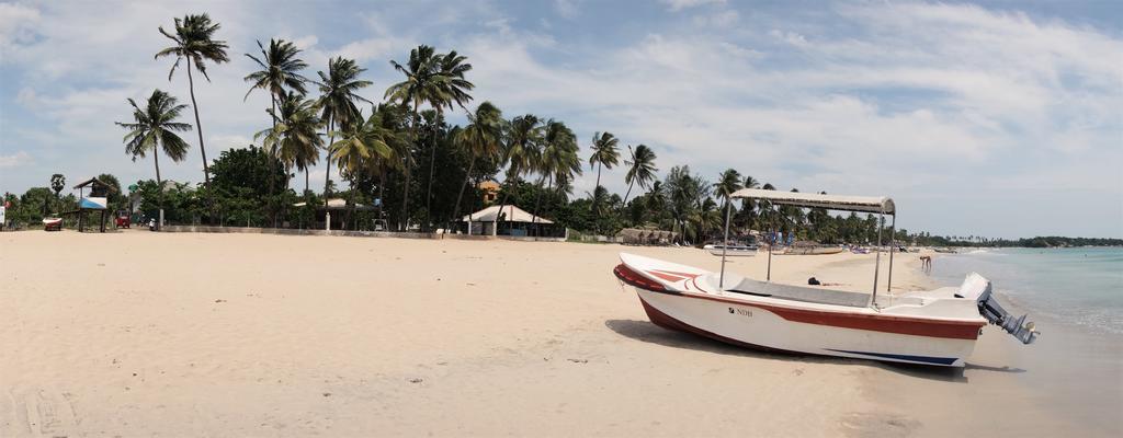 Little White House Hotel Trincomalee Luaran gambar