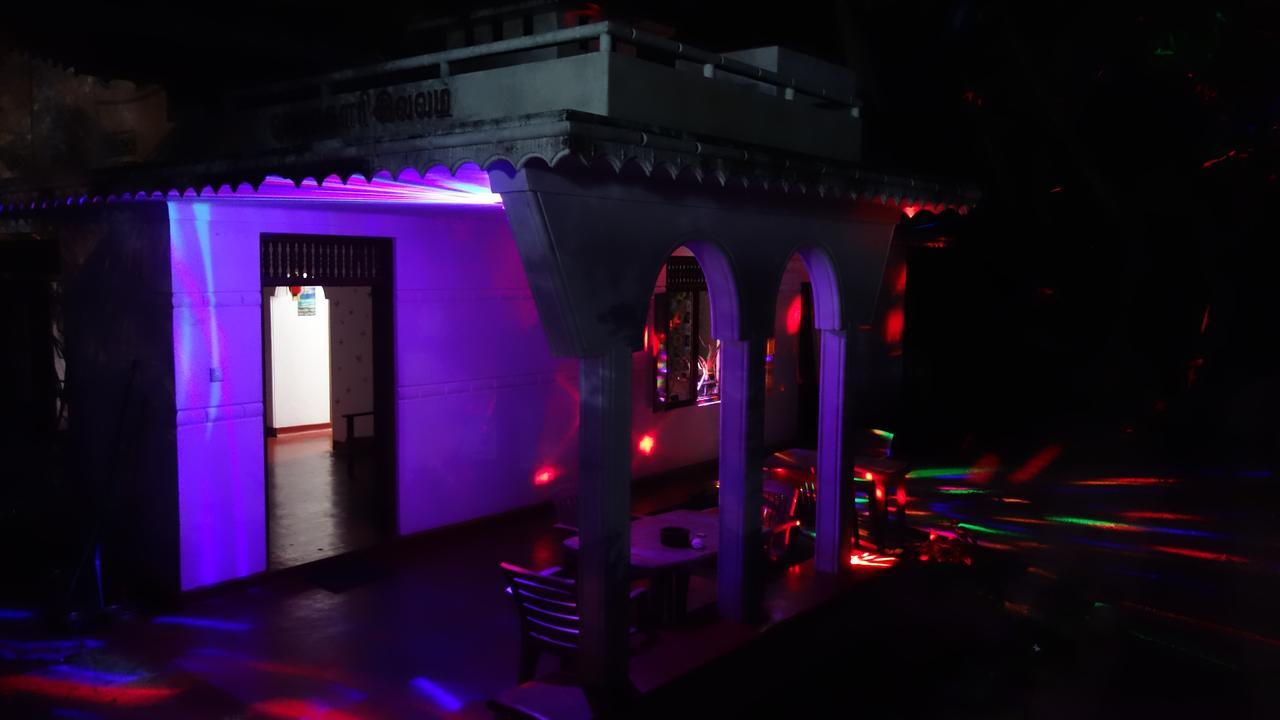 Little White House Hotel Trincomalee Luaran gambar
