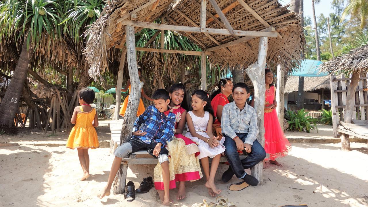 Little White House Hotel Trincomalee Luaran gambar