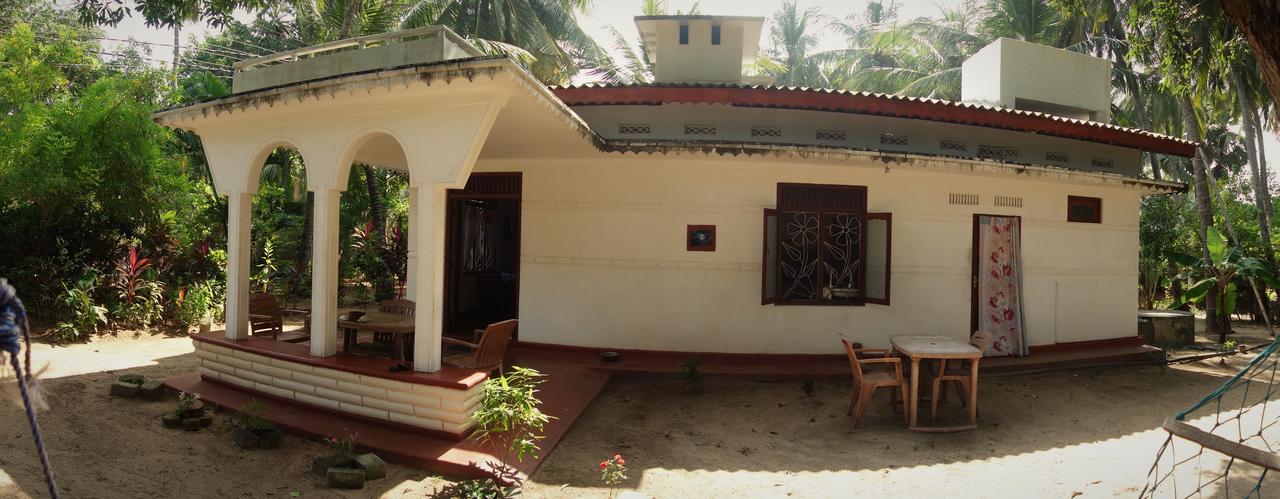 Little White House Hotel Trincomalee Luaran gambar