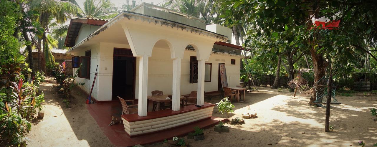 Little White House Hotel Trincomalee Luaran gambar